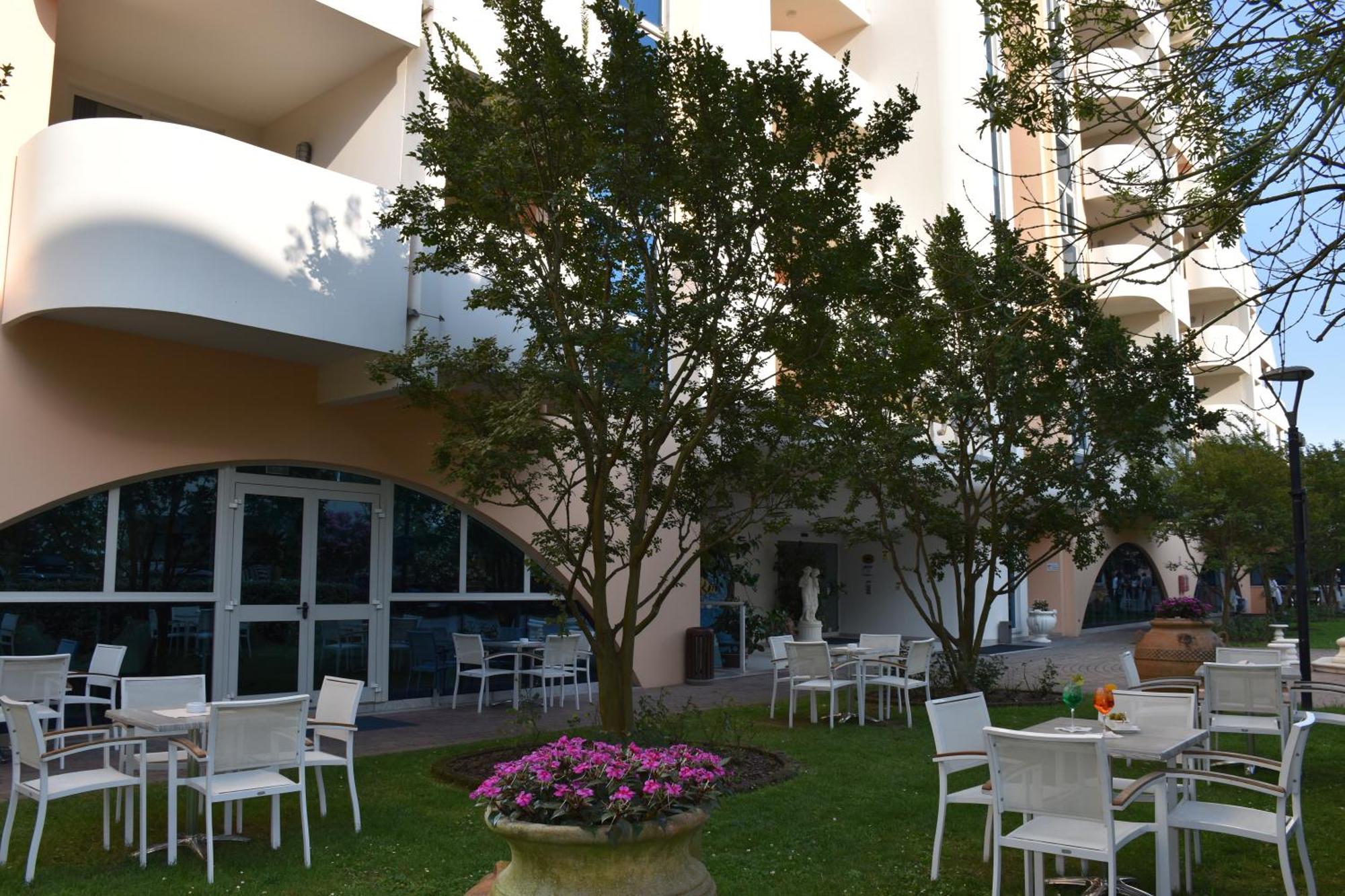Aparthotel Holiday Bibione Zewnętrze zdjęcie