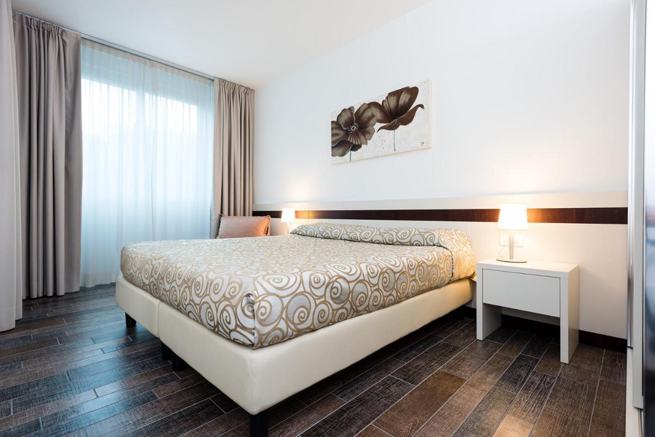 Aparthotel Holiday Bibione Zewnętrze zdjęcie