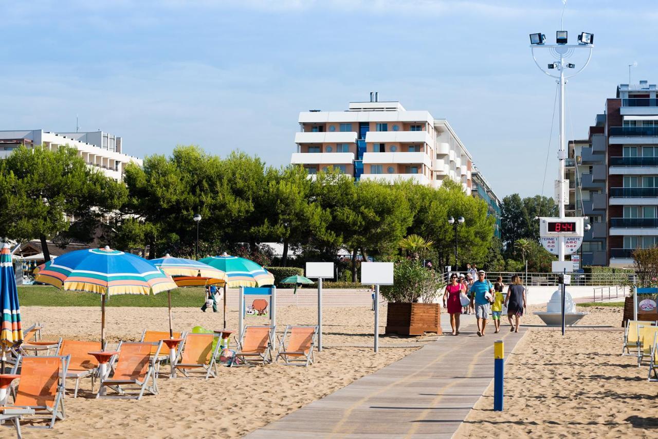 Aparthotel Holiday Bibione Zewnętrze zdjęcie